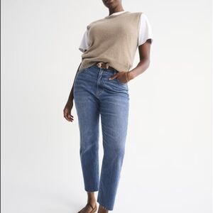 Abercrombie & Fitch Ultra High Rise Ankle Straight Jean Size 27 4 Raw Hem Curve